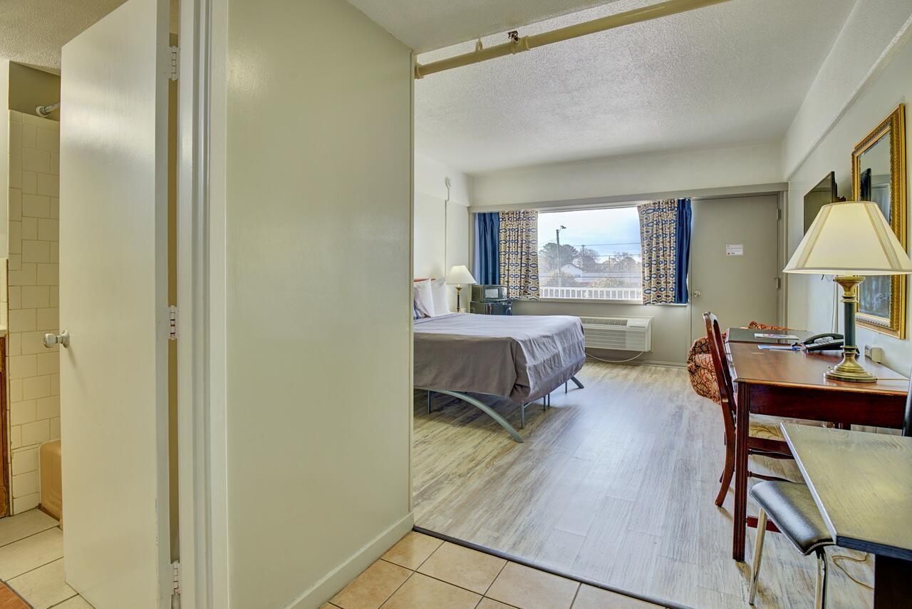 Motel 6 Norfolk, Va East Little Creek Екстер'єр фото