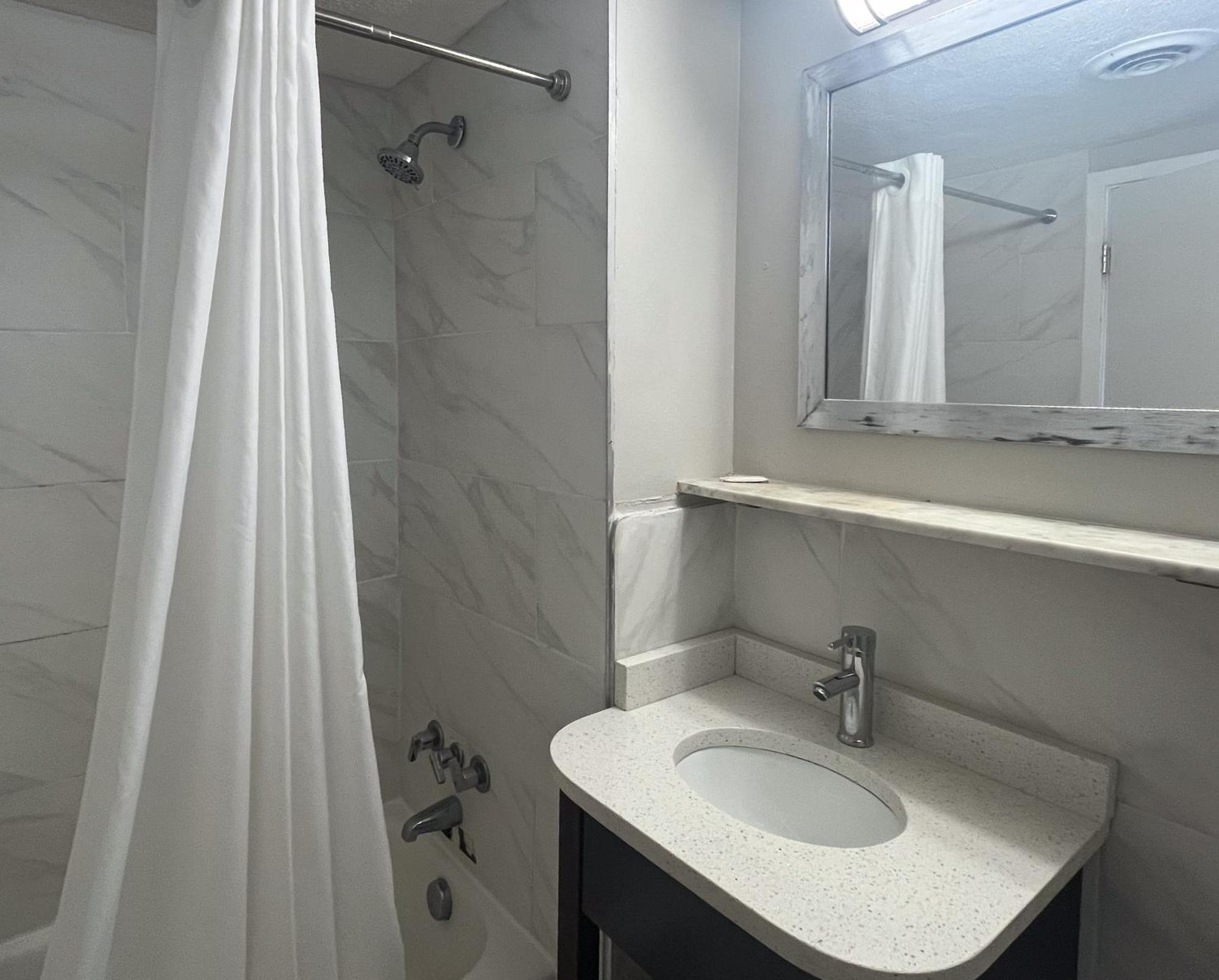 Motel 6 Norfolk, Va East Little Creek Екстер'єр фото