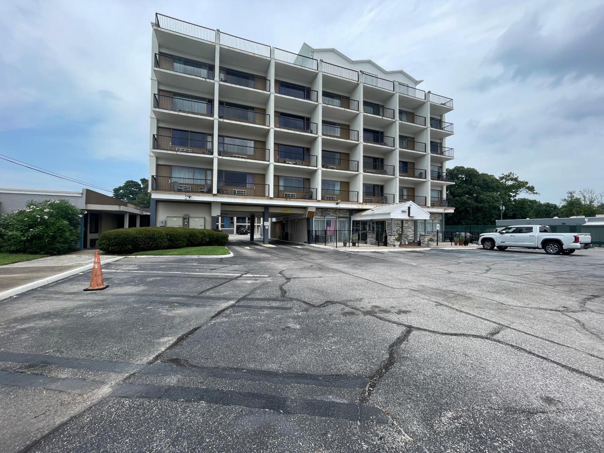 Motel 6 Norfolk, Va East Little Creek Екстер'єр фото
